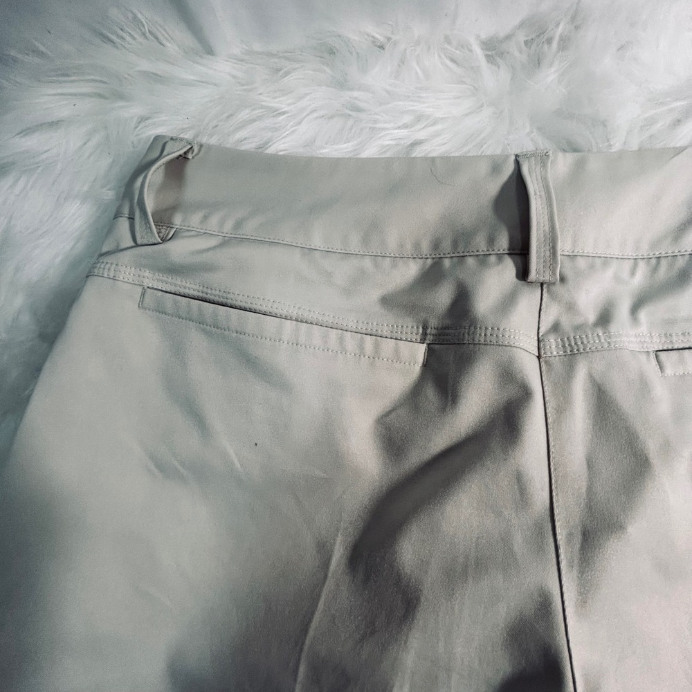 Adidas Climalite Golf Shorts Womens Beige Tan Performance Athletic Bermuda 6 - Picture 7 of 10